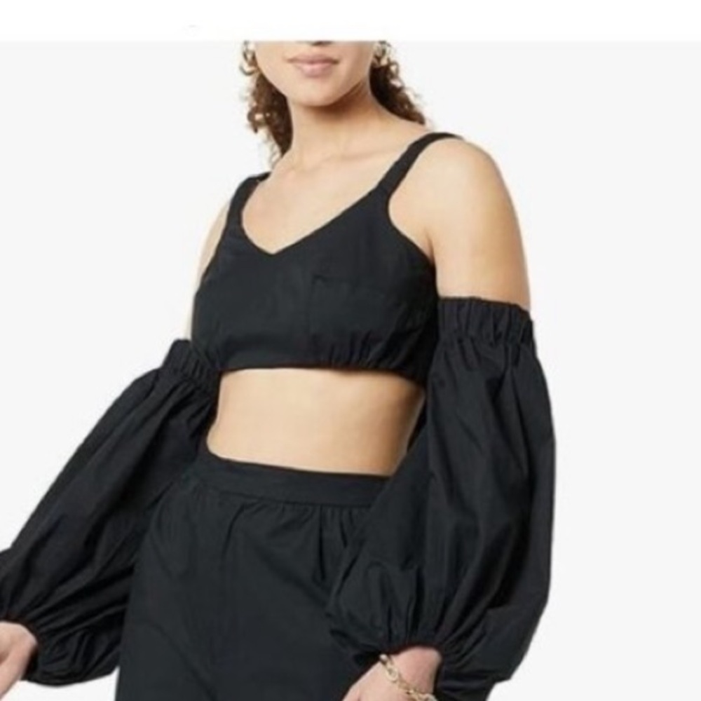 Chic Black Women's Crop Top with Puff Sleeves